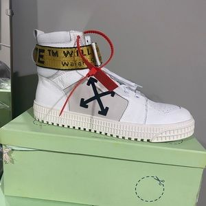 ‼️Off White 3.0 off courts w/strap‼️